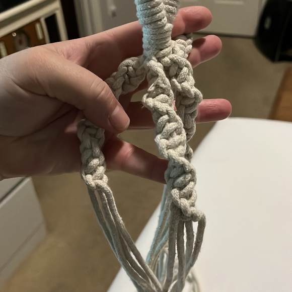 Macramé double plant hanger - Picture 4 of 5